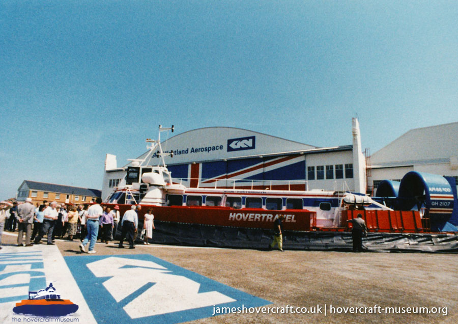 AP1-88 hovercraft promotional day by BHC -  (credit: The <a href='http://www.hovercraft-museum.org/' target='_blank'>Hovercraft Museum Trust</a>).